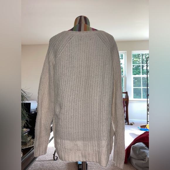 Ahh-maxingly soft American Eagle sweater - Picture 2 of 3